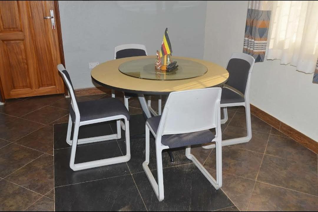 Migingo Suites Εντέμπε Εξωτερικό φωτογραφία