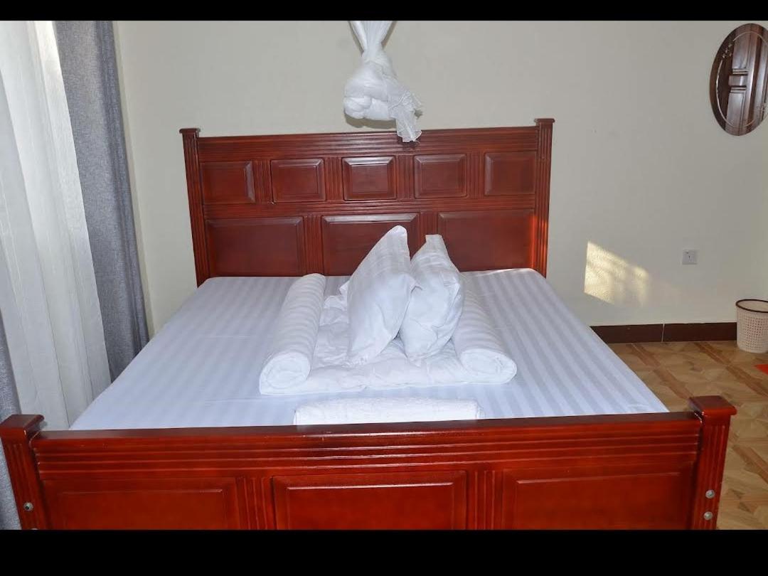 Migingo Suites Εντέμπε Εξωτερικό φωτογραφία