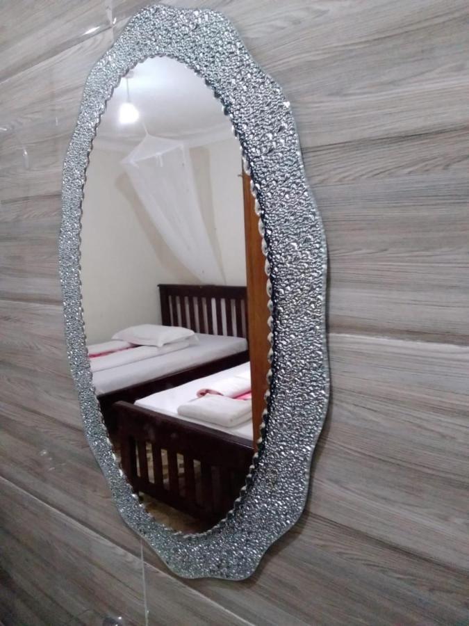 Migingo Suites Εντέμπε Εξωτερικό φωτογραφία