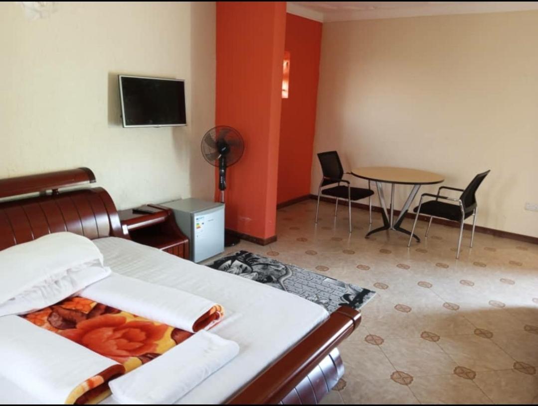Migingo Suites Εντέμπε Εξωτερικό φωτογραφία